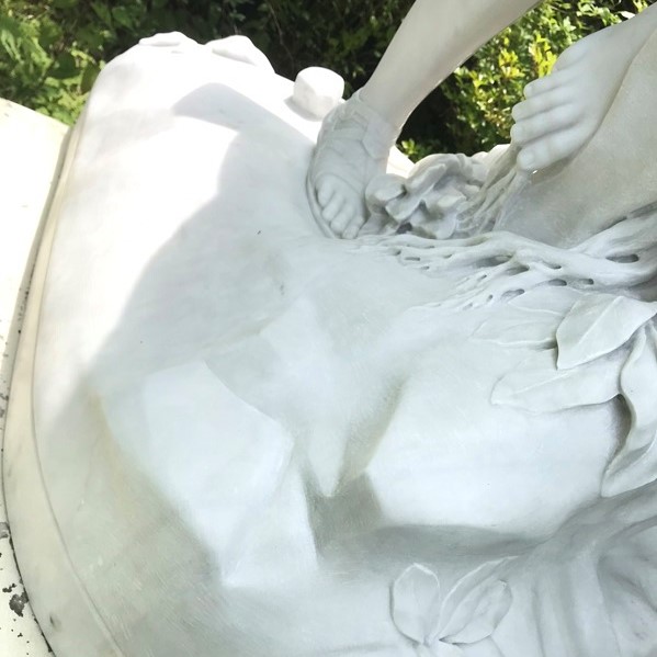 ビアンコ（白大理石）の彫刻洗浄